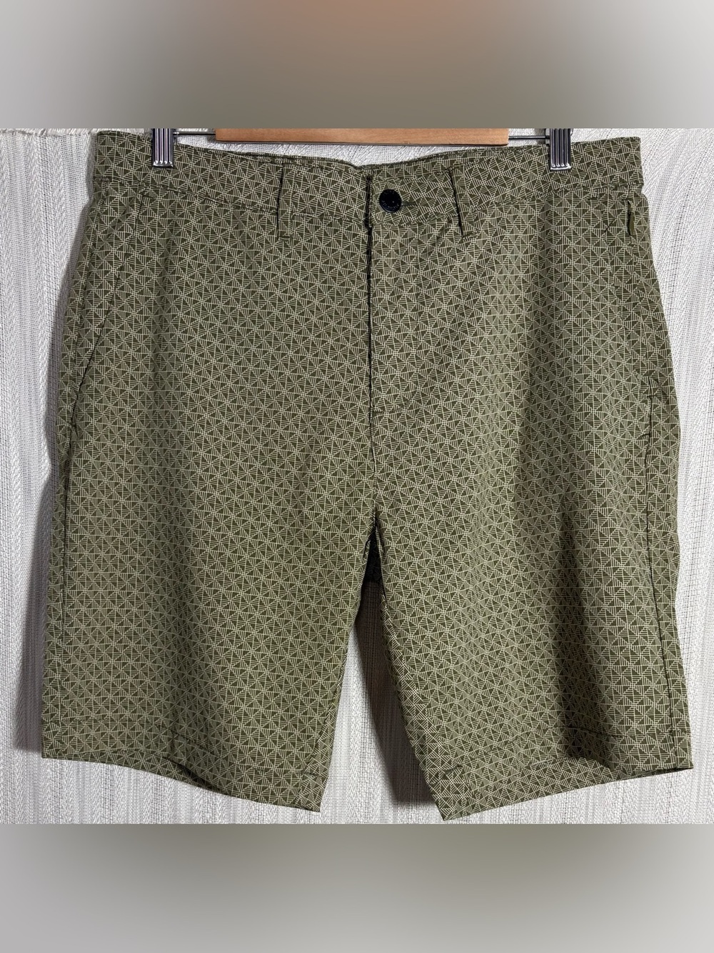 Jachs NY Men's Olive Geometric Print Flat Front Shorts size 34